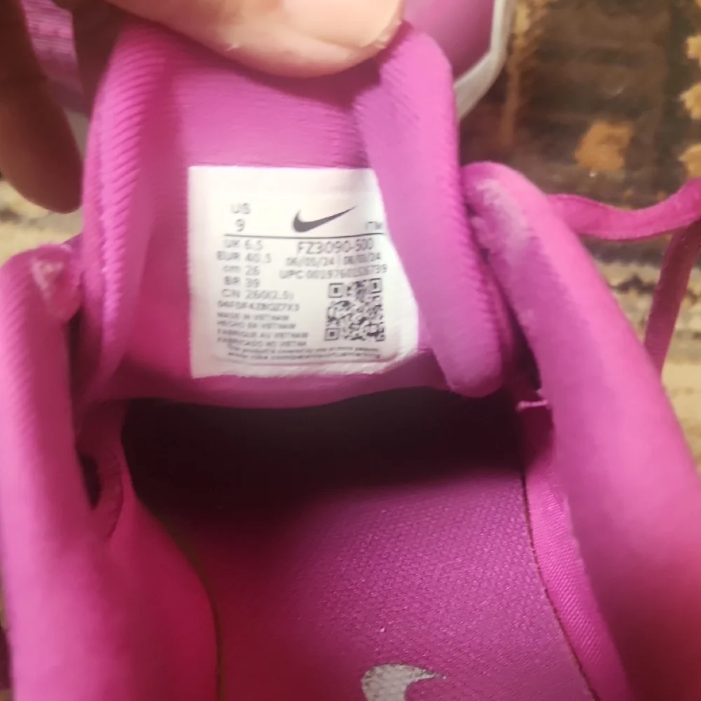 Nike  Jurney Run PRM Women's Vibrant Fusia - Picture 9 of 12